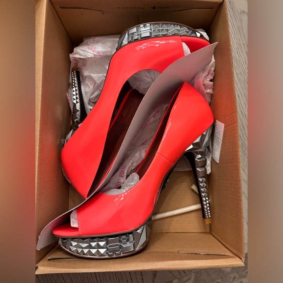 New in Box Rachel Roy Keiraah Pink Heels Size 8 - Picture 5 of 6